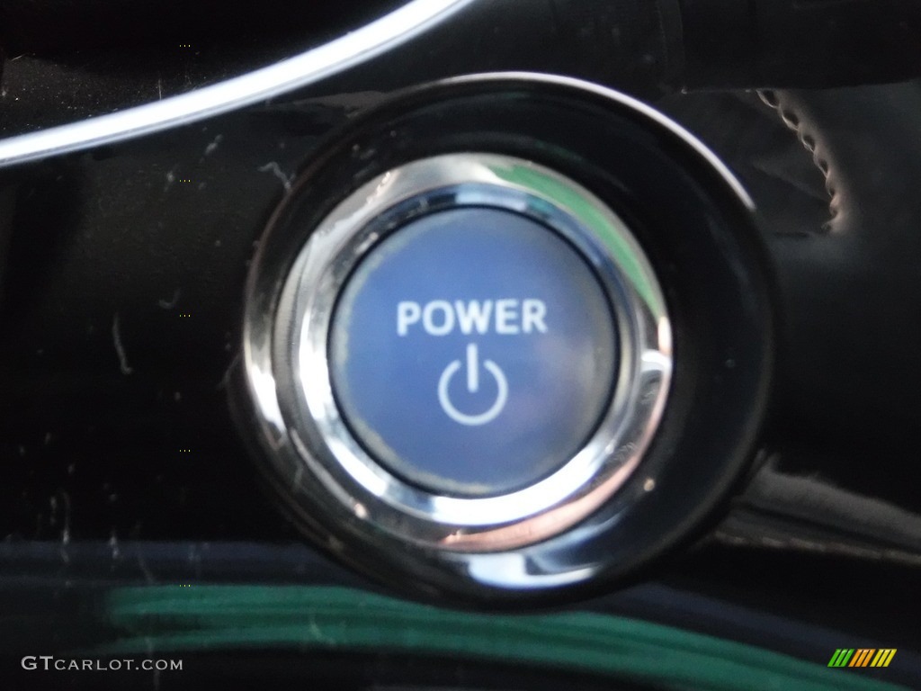 2019 Prius XLE - Blizzard White Pearl / Black photo #8