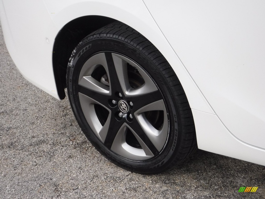 2019 Prius XLE - Blizzard White Pearl / Black photo #11