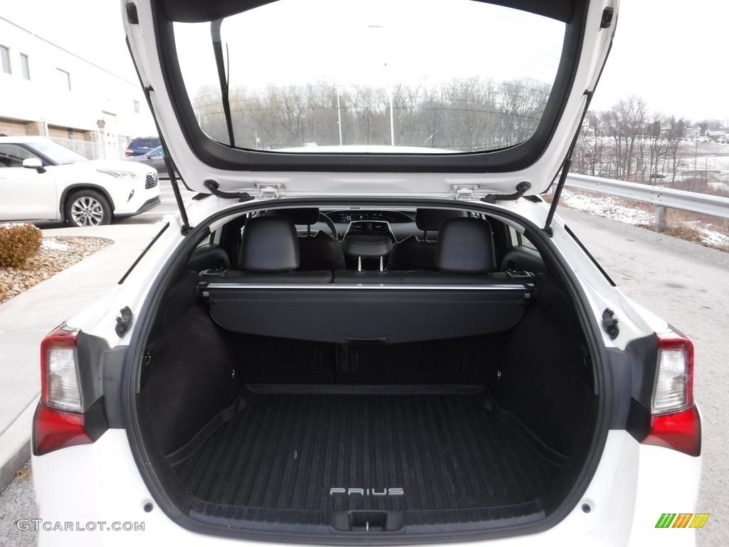 2019 Prius XLE - Blizzard White Pearl / Black photo #27