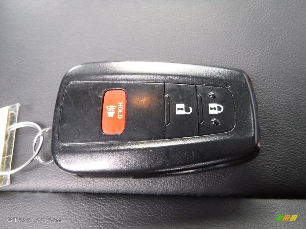 2019 Prius XLE - Blizzard White Pearl / Black photo #28
