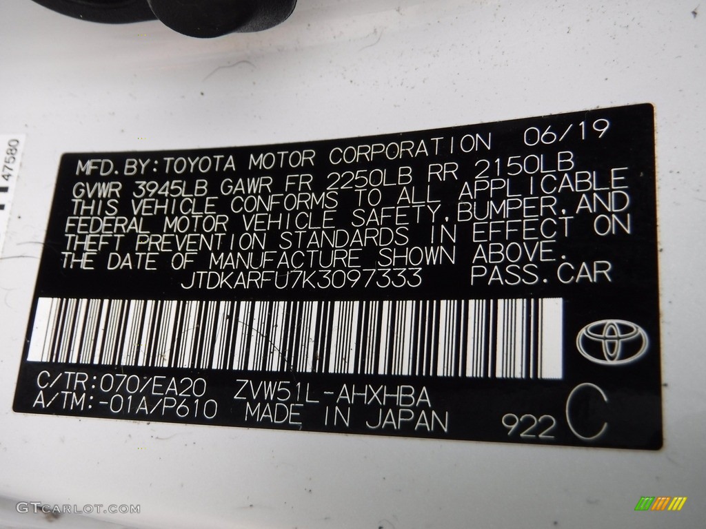 2019 Prius XLE - Blizzard White Pearl / Black photo #30