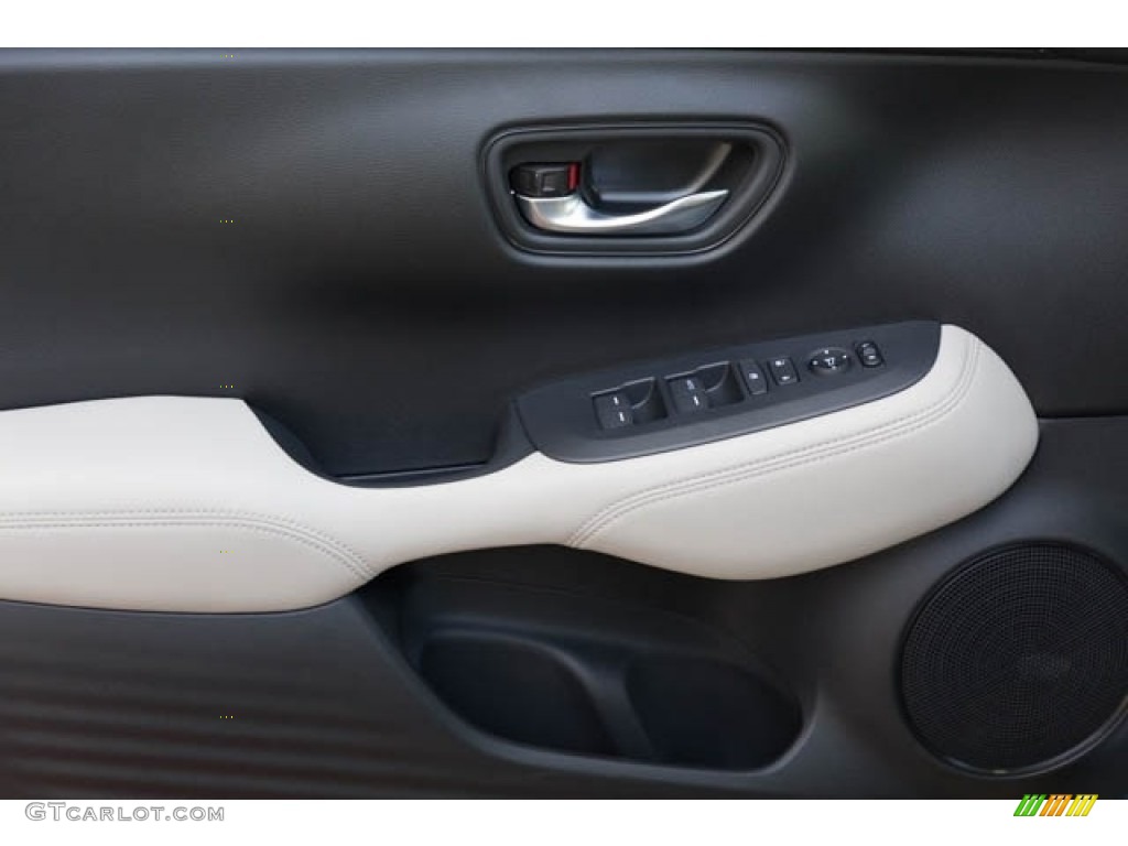 2023 Honda HR-V LX Gray Door Panel Photo #145533534