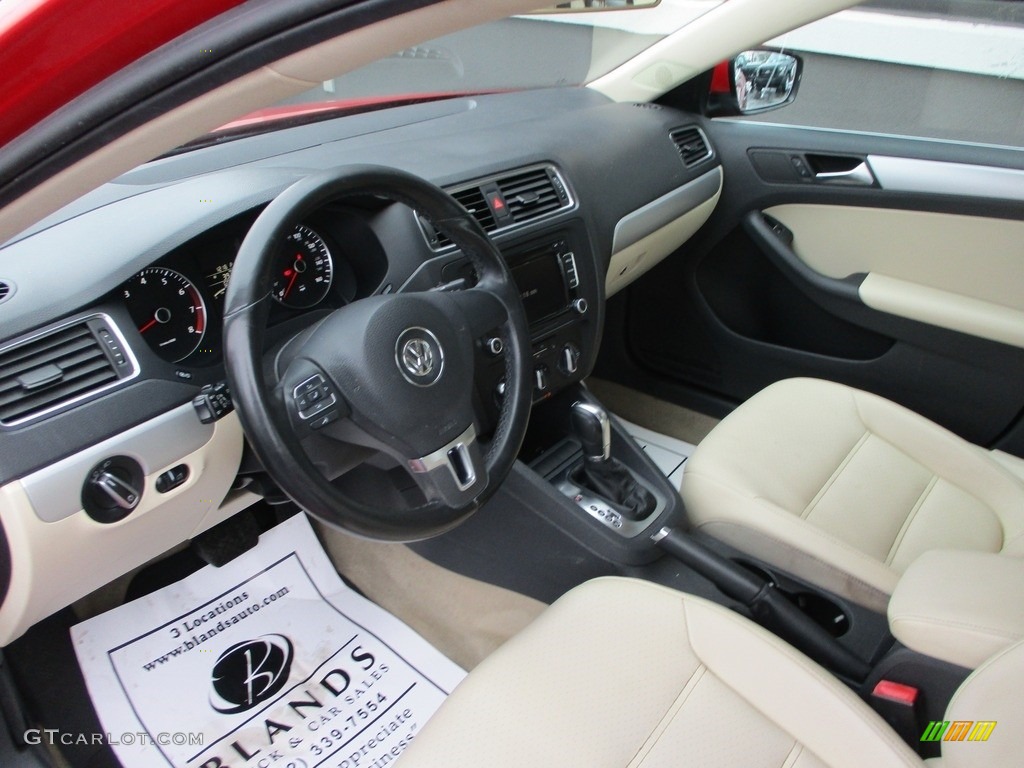 2013 Jetta SE Sedan - Tornado Red / Cornsilk Beige photo #6