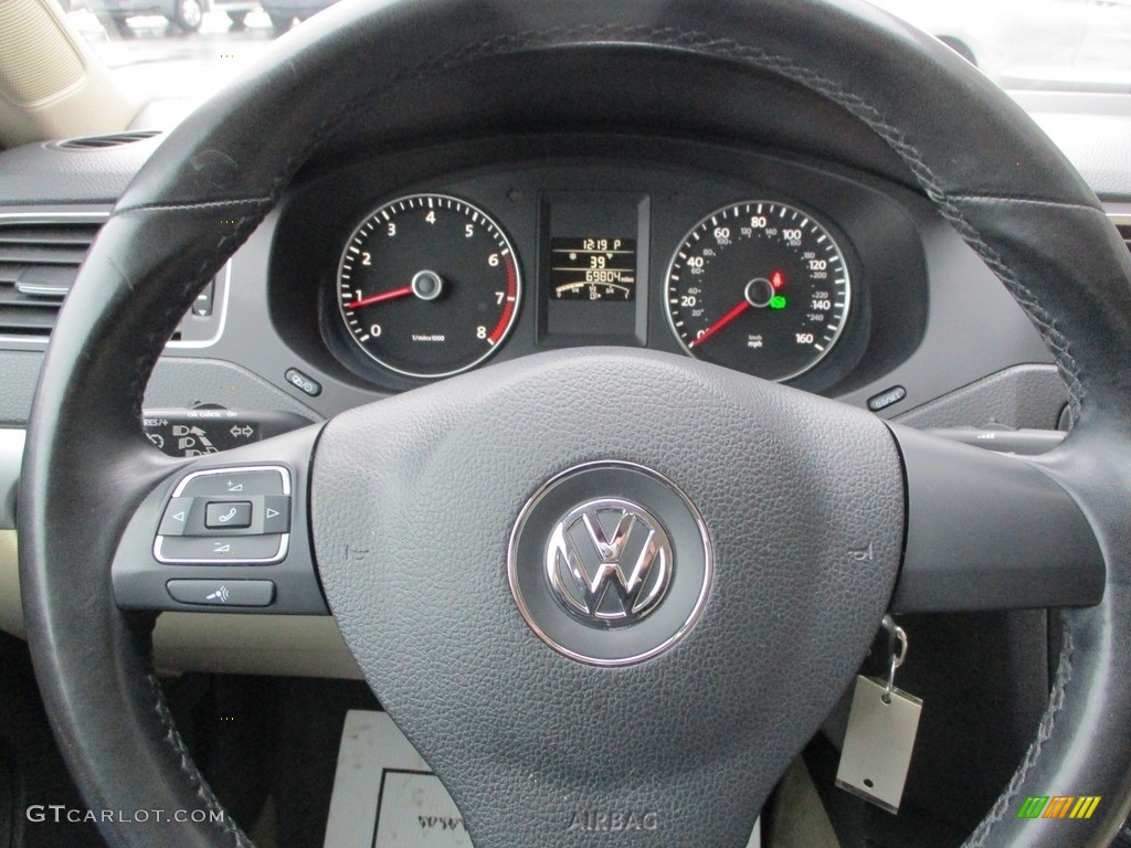 2013 Jetta SE Sedan - Tornado Red / Cornsilk Beige photo #11