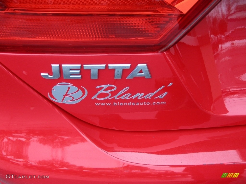 2013 Jetta SE Sedan - Tornado Red / Cornsilk Beige photo #24