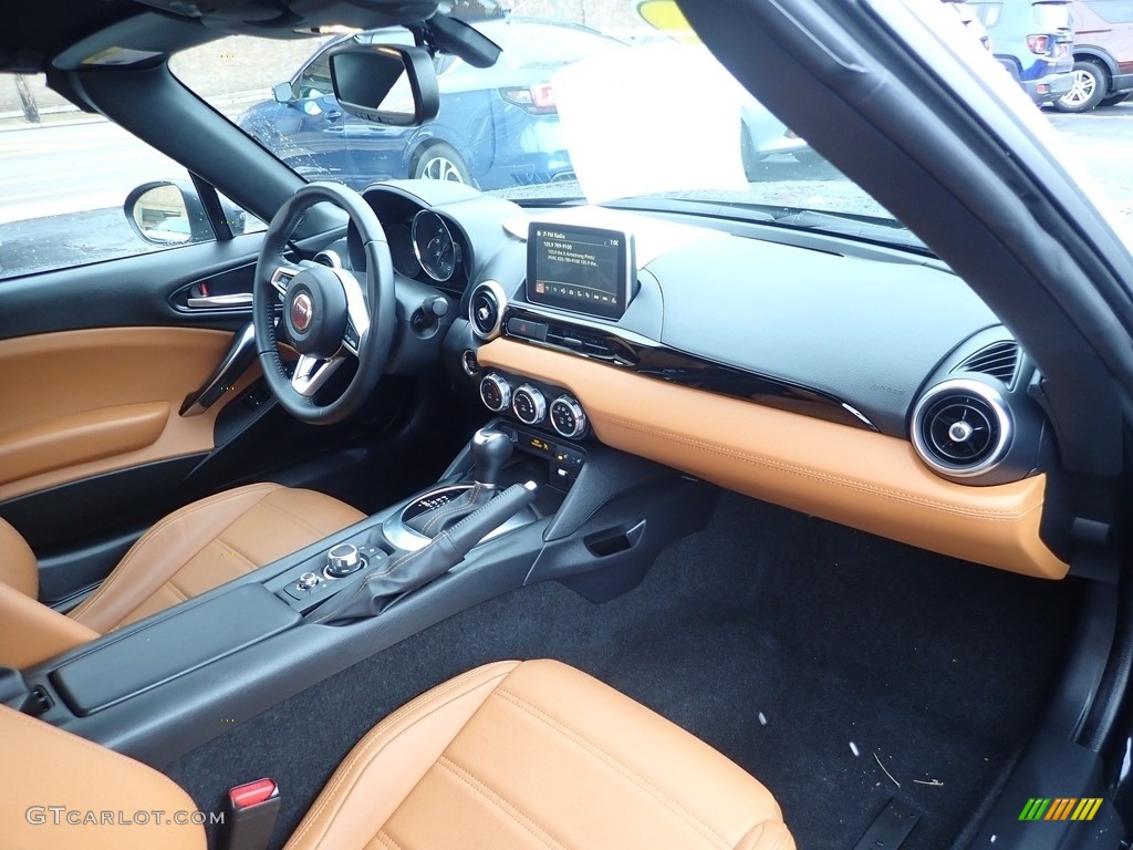 Nero (Black) Interior 2019 Fiat 124 Spider Lusso Roadster Photo #145538821