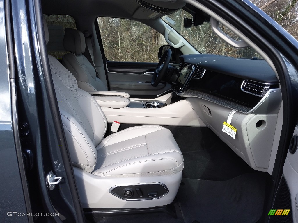 Sea Salt/Black Interior 2023 Jeep Wagoneer Series III 4x4 Photo #145540284