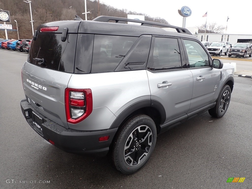 Iconic Silver Metallic 2023 Ford Bronco Sport Outer Banks 4x4 Exterior Photo #145540306
