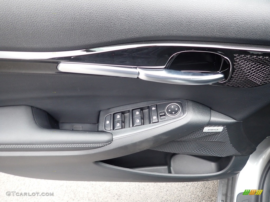 2023 Kia Seltos SX AWD Door Panel Photos