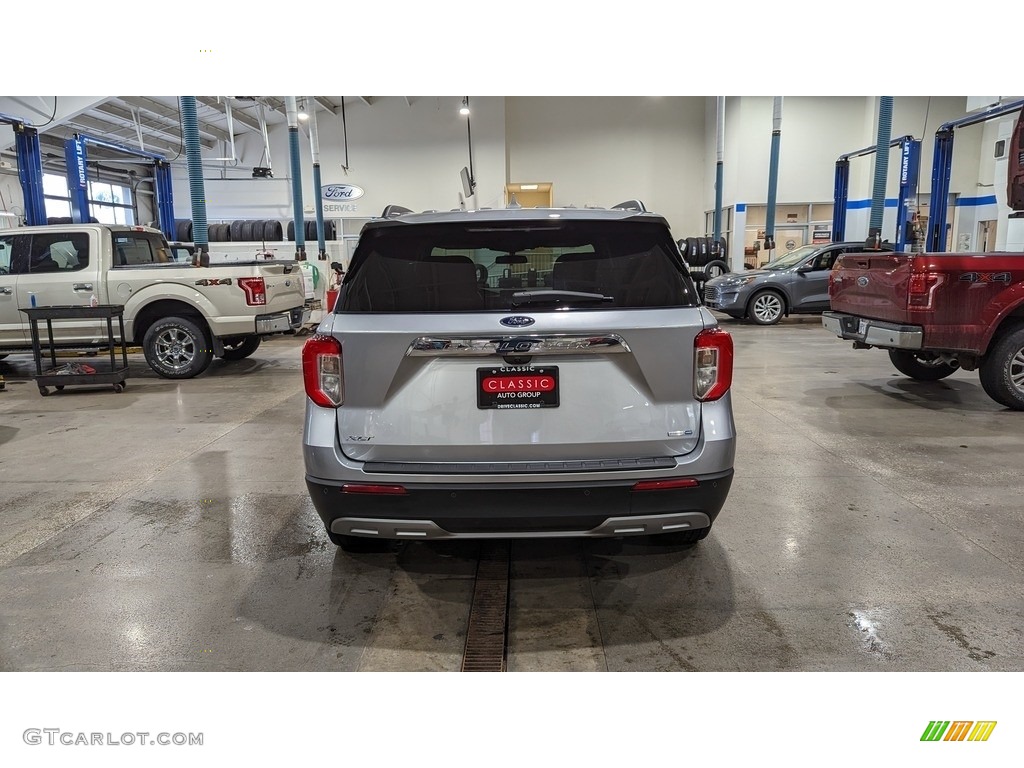 2020 Explorer XLT 4WD - Iconic Silver Metallic / Ebony photo #3