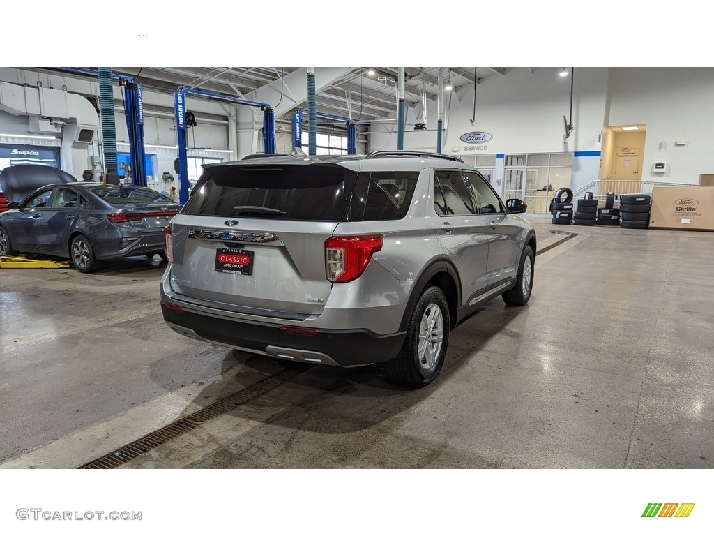 2020 Explorer XLT 4WD - Iconic Silver Metallic / Ebony photo #4
