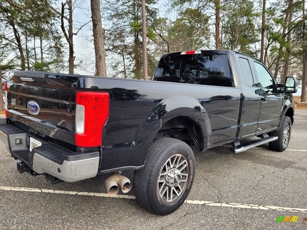 2017 F350 Super Duty Lariat SuperCab 4x4 - Shadow Black / Black photo #17