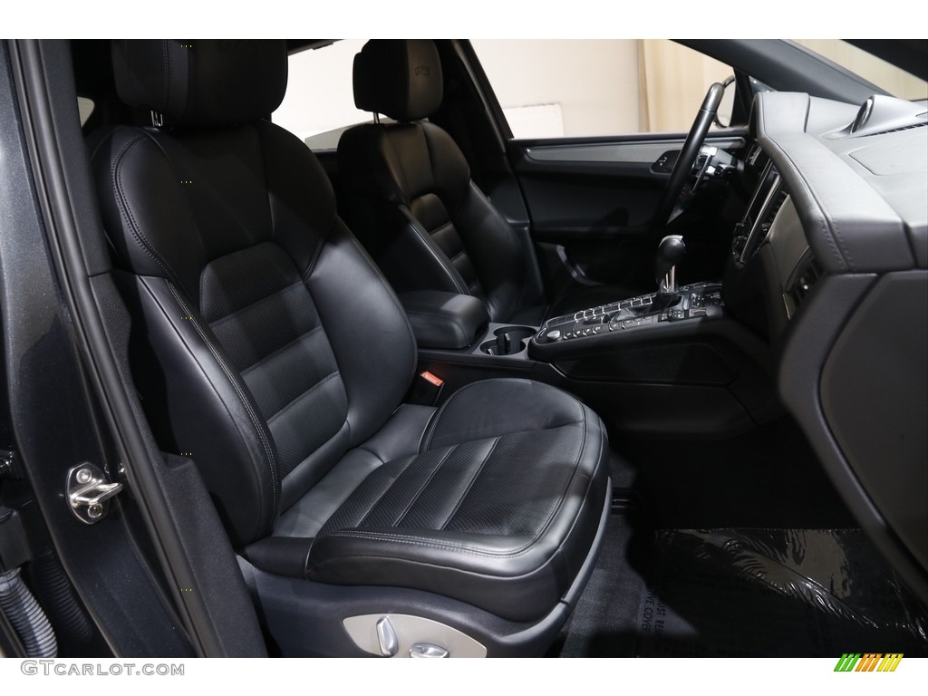 Black Interior 2017 Porsche Macan GTS Photo #145545121