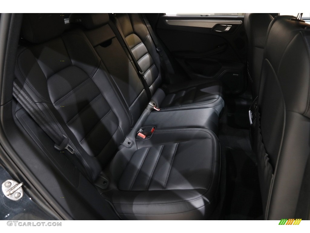 2017 Macan GTS - Volcano Grey Metallic / Black photo #20