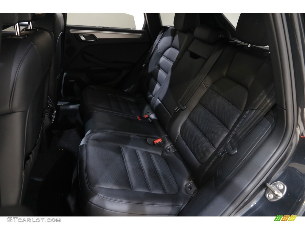 2017 Macan GTS - Volcano Grey Metallic / Black photo #21