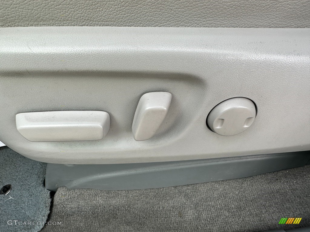 2012 Sienna XLE - Predawn Gray Mica / Light Gray photo #6