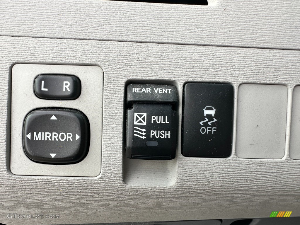 2012 Sienna XLE - Predawn Gray Mica / Light Gray photo #10
