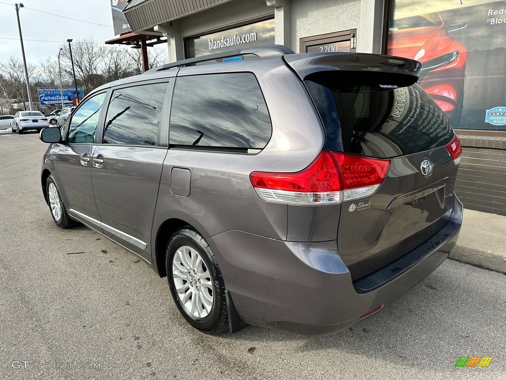 2012 Sienna XLE - Predawn Gray Mica / Light Gray photo #41