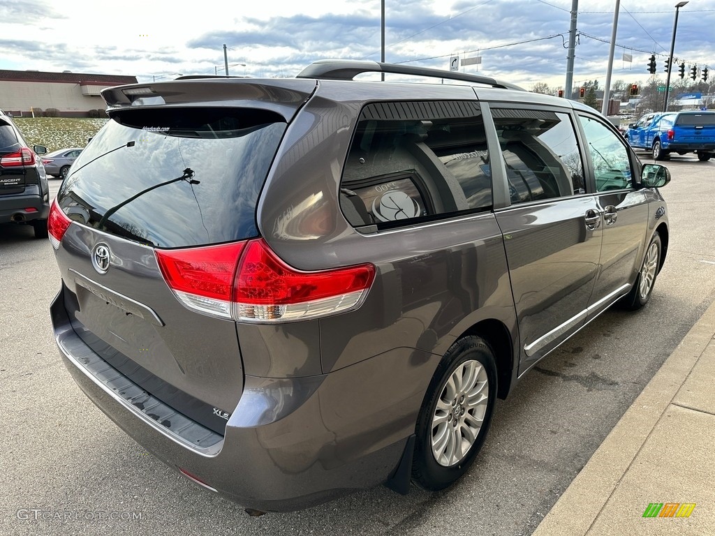2012 Sienna XLE - Predawn Gray Mica / Light Gray photo #50