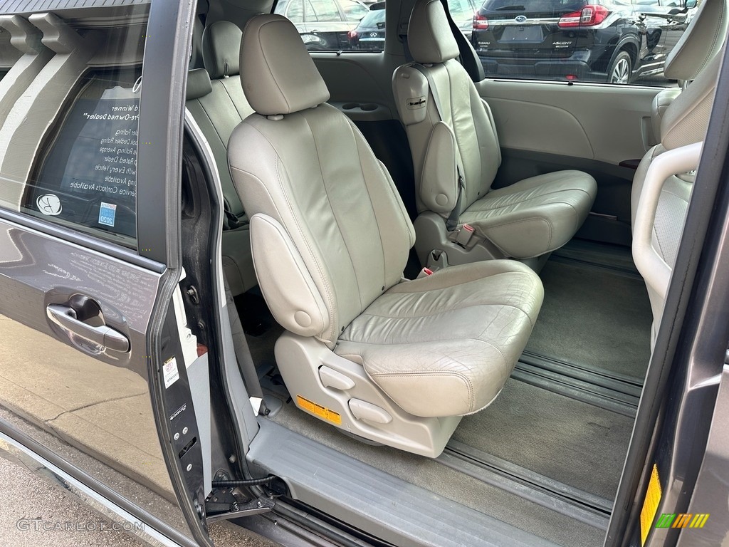 2012 Sienna XLE - Predawn Gray Mica / Light Gray photo #51