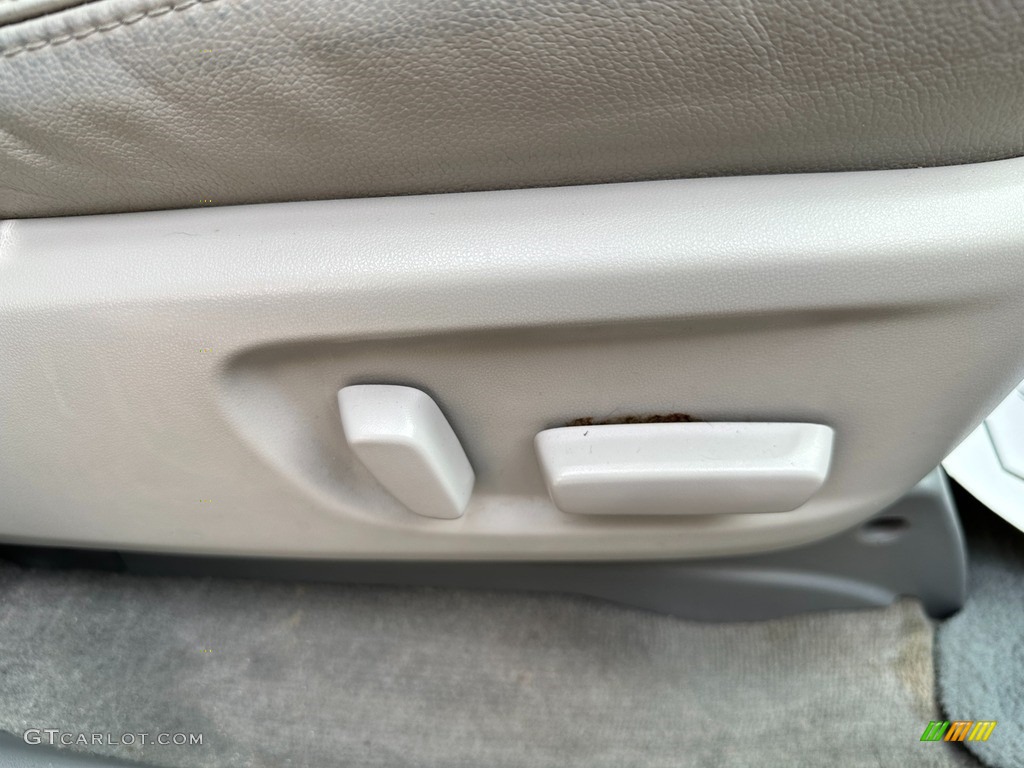 2012 Sienna XLE - Predawn Gray Mica / Light Gray photo #56