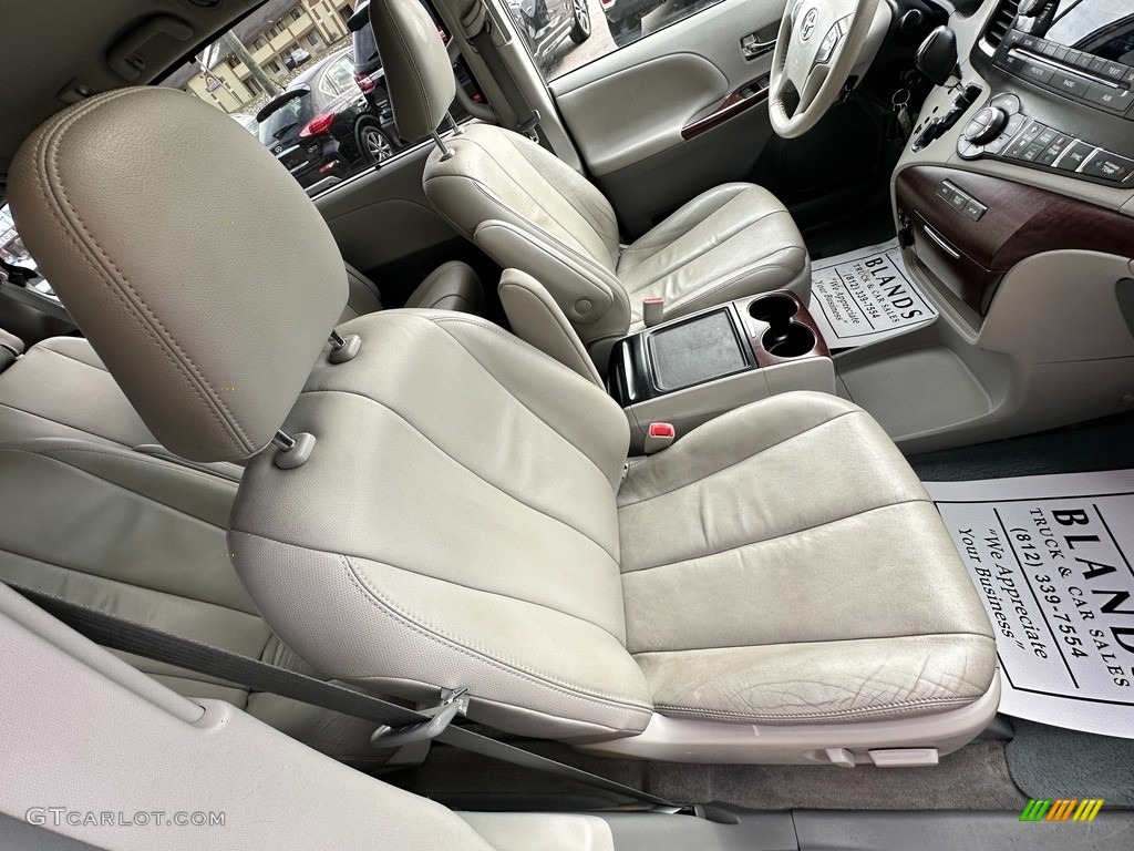 2012 Sienna XLE - Predawn Gray Mica / Light Gray photo #57