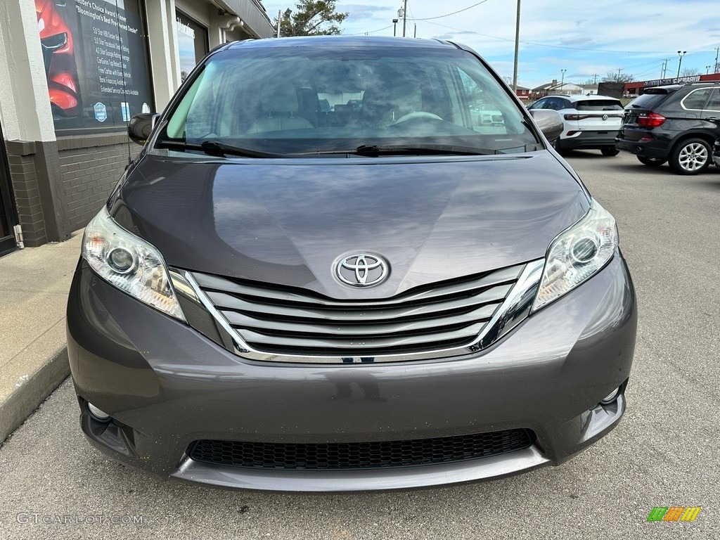 2012 Sienna XLE - Predawn Gray Mica / Light Gray photo #60