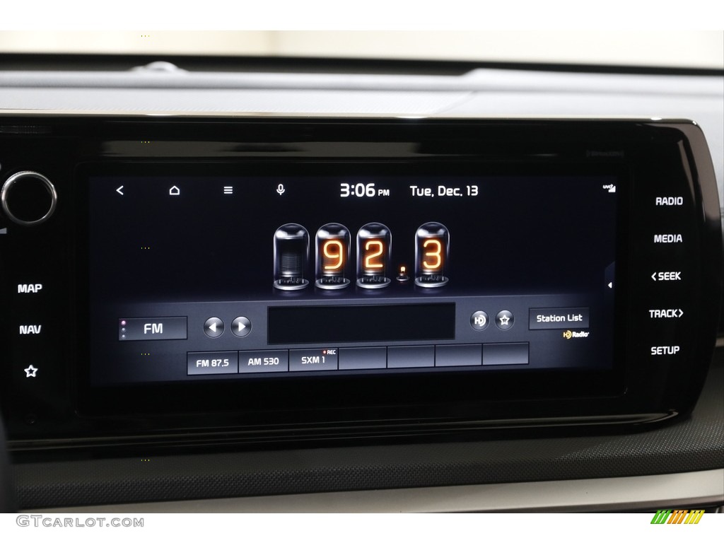 2022 Kia K5 GT-Line Controls Photos
