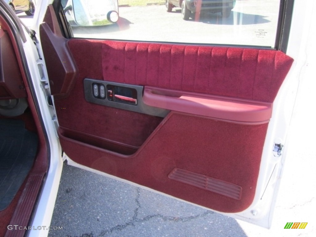 1992 Chevrolet C/K C1500 Extended Cab Red Door Panel Photo #145547830
