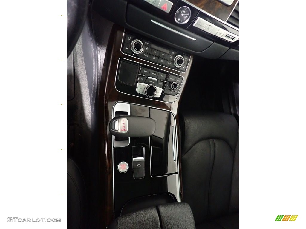 2018 Audi A8 L 3.0T quattro Controls Photos