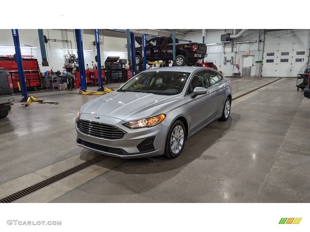 2020 Fusion Hybrid SE - Iconic Silver / Ebony photo #1