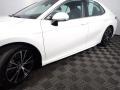 2019 Super White Toyota Camry SE  photo #10