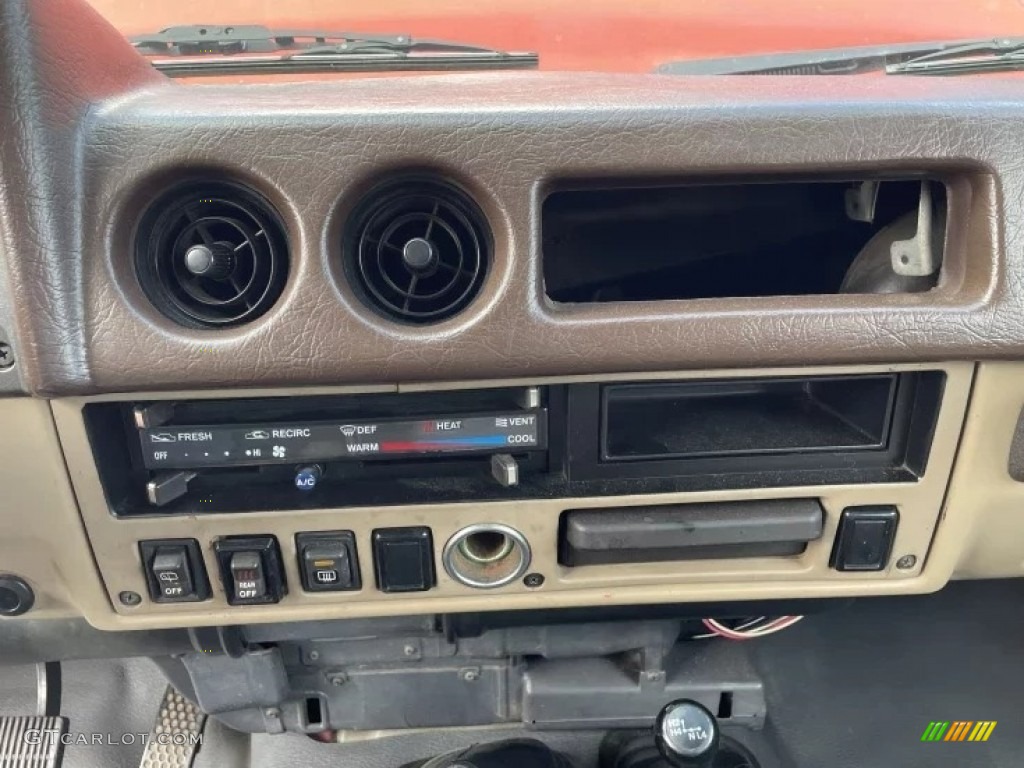 1983 Toyota Land Cruiser FJ60 Controls Photos