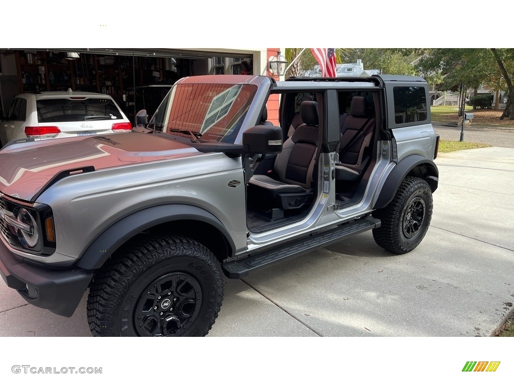 Iconic Silver Metallic 2022 Ford Bronco Wildtrak 4x4 4-Door Exterior Photo #145553915