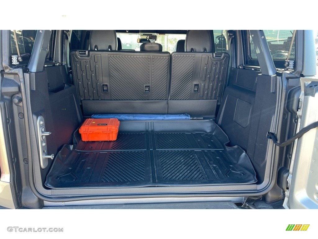 2022 Ford Bronco Wildtrak 4x4 4-Door Trunk Photos