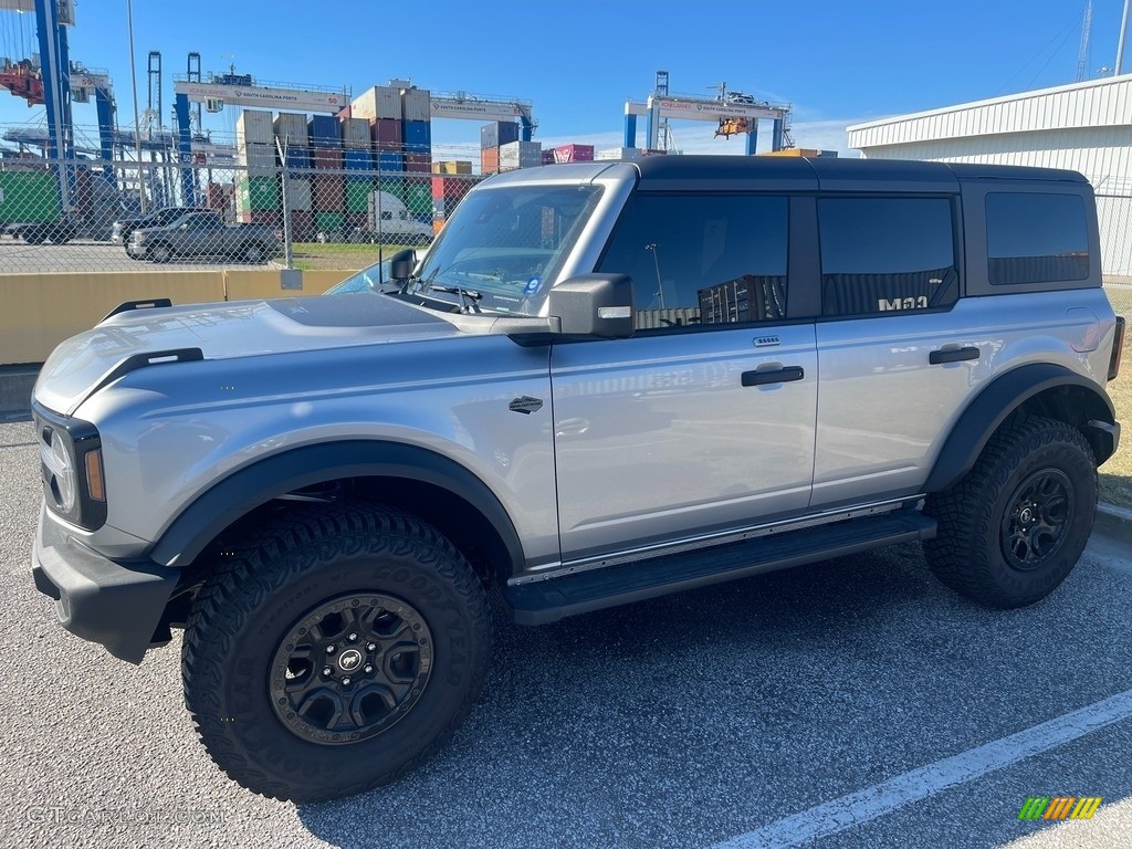 Iconic Silver Metallic 2022 Ford Bronco Wildtrak 4x4 4-Door Exterior Photo #145554023