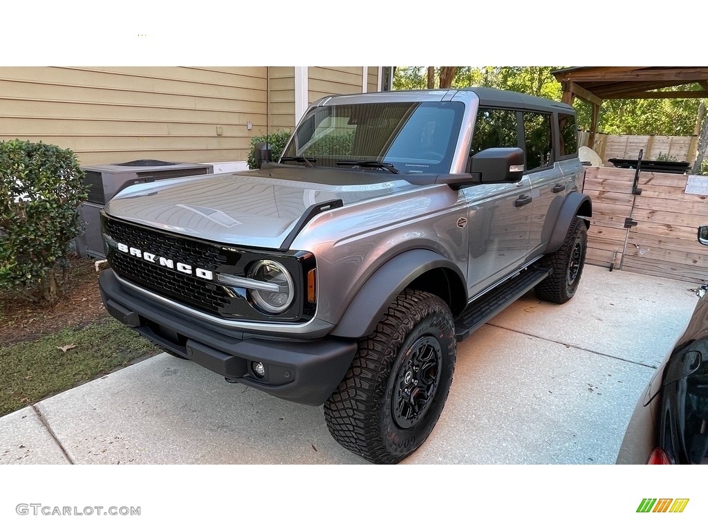 Iconic Silver Metallic 2022 Ford Bronco Wildtrak 4x4 4-Door Exterior Photo #145554056