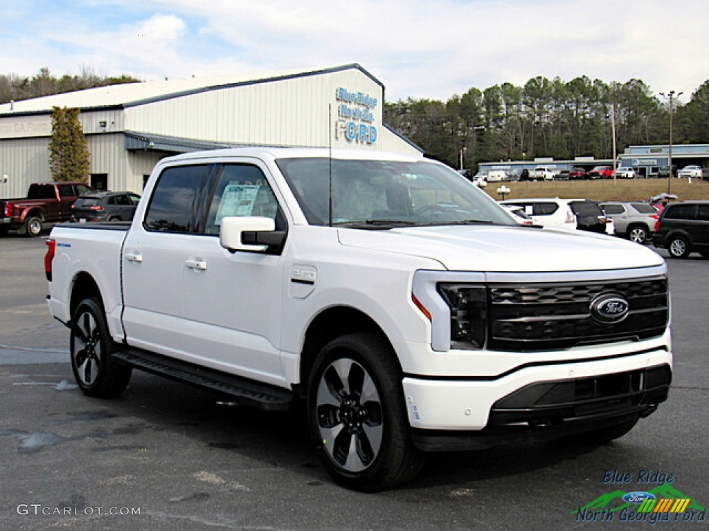 Oxford White 2023 Ford F150 Lightning Platinum 4x4 Exterior Photo #145555270