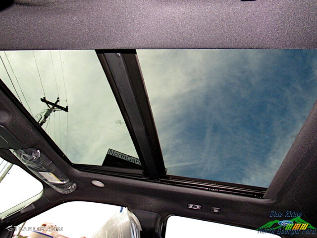 2023 Ford F150 Lightning Platinum 4x4 Sunroof Photos