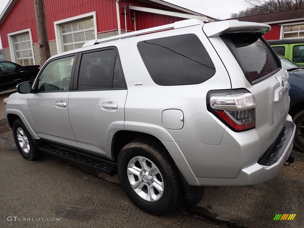 2016 4Runner SR5 4x4 - Classic Silver Metallic / Black photo #2