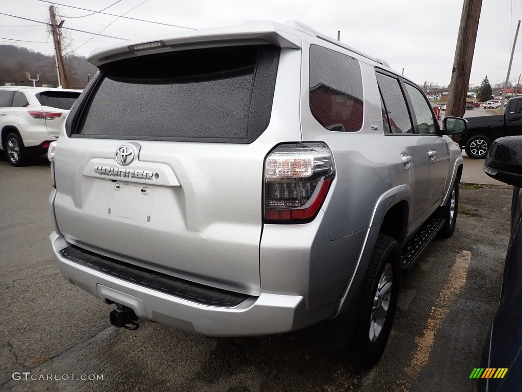 2016 4Runner SR5 4x4 - Classic Silver Metallic / Black photo #3