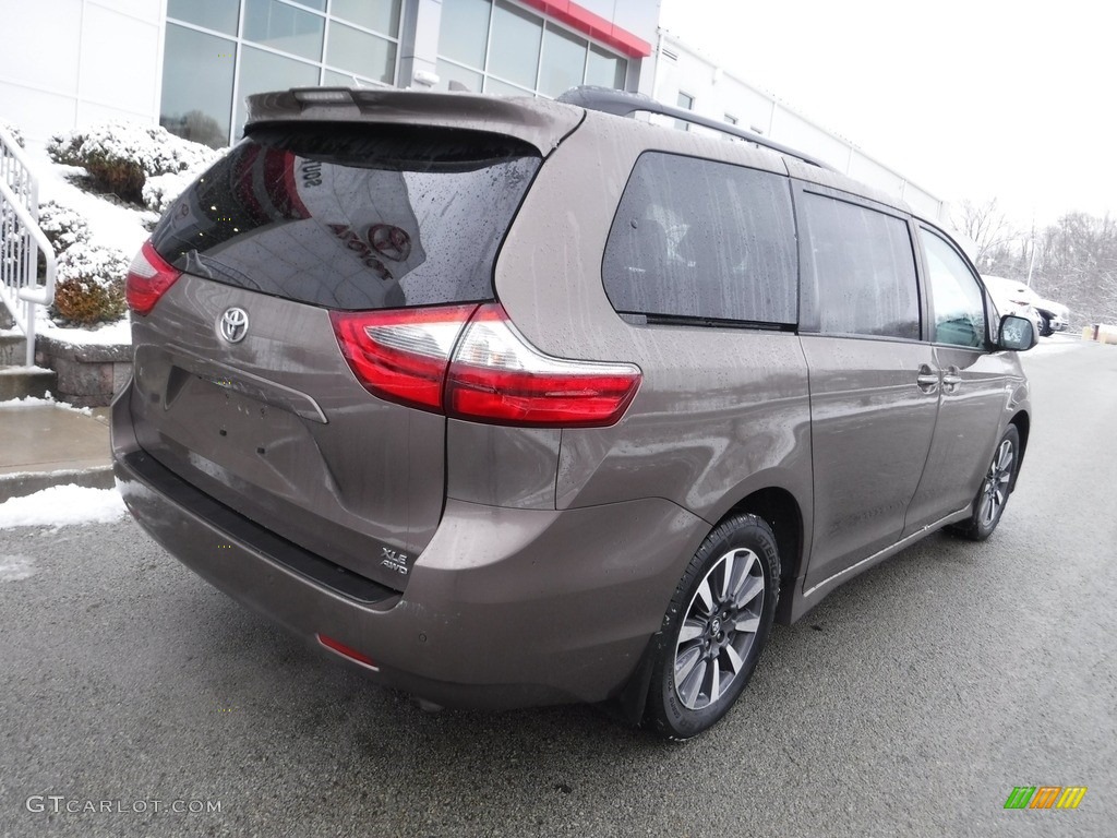 2020 Sienna XLE AWD - Toasted Walnut Pearl / Dark Bisque photo #20