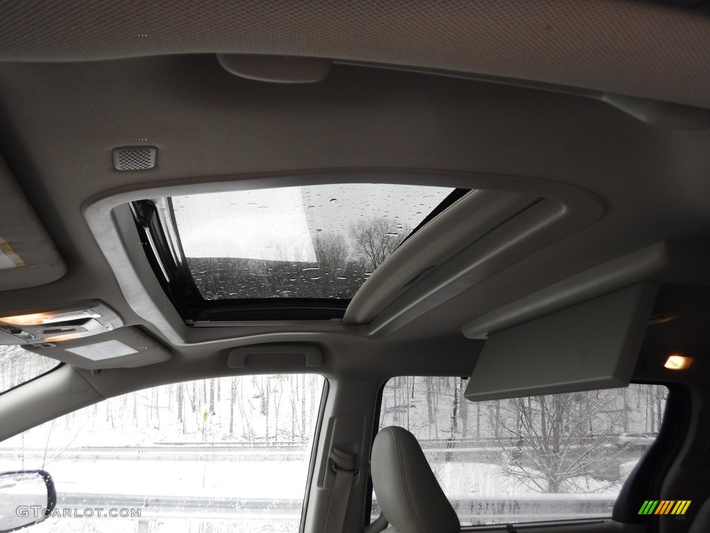 2020 Toyota Sienna XLE AWD Sunroof Photos