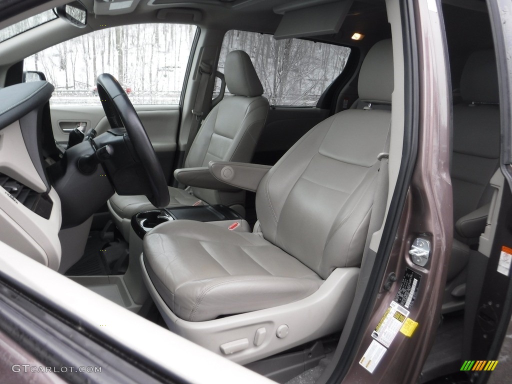 Dark Bisque Interior 2020 Toyota Sienna XLE AWD Photo #145563459