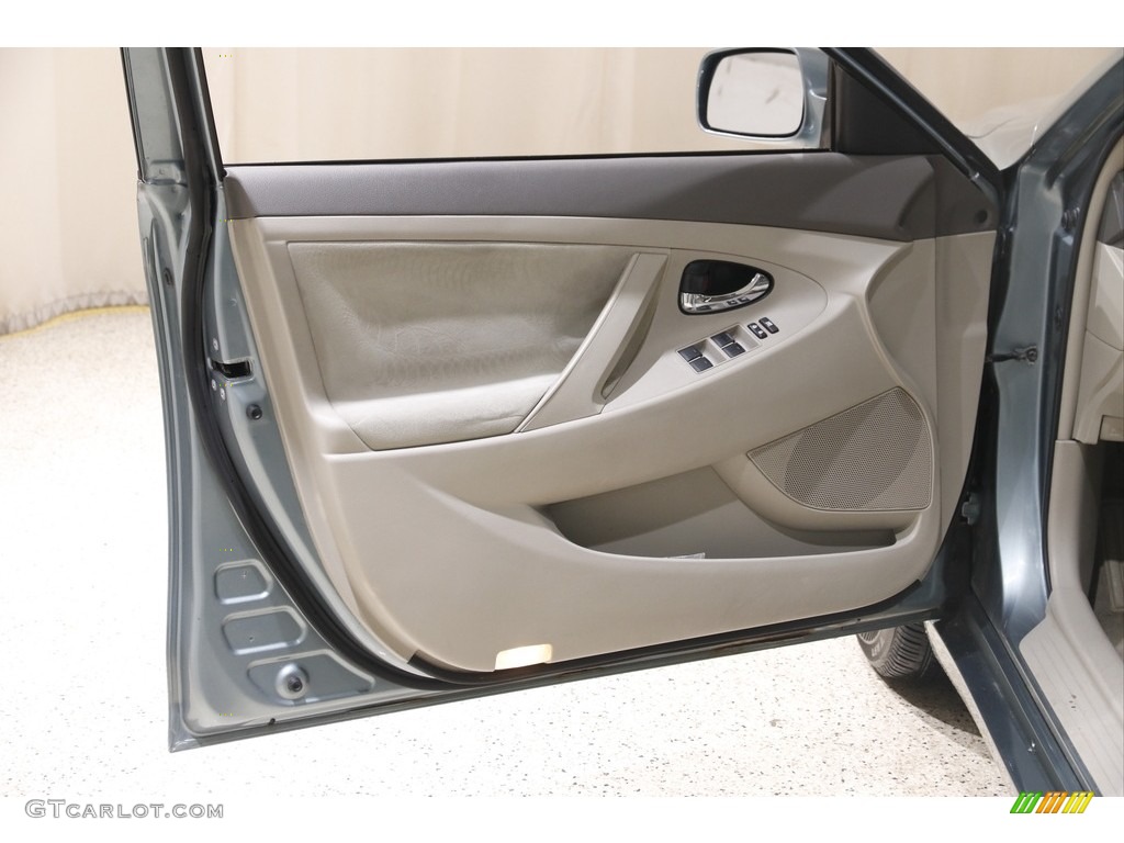2011 Camry LE V6 - Aloe Green Metallic / Bisque photo #4