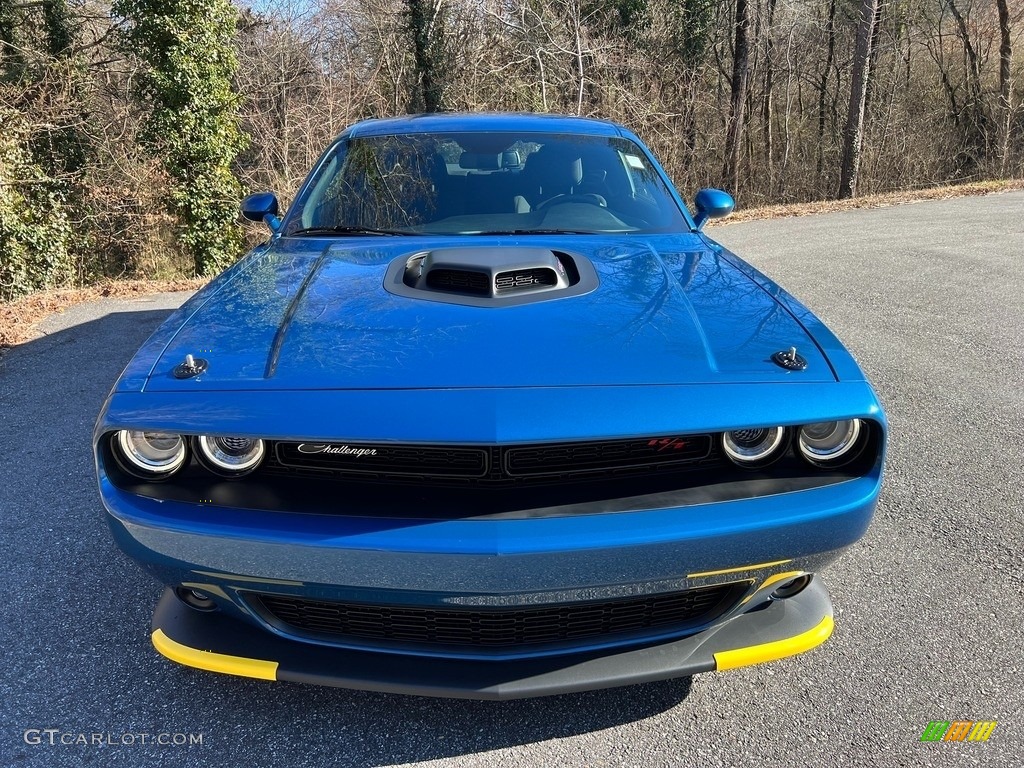 Frostbite 2023 Dodge Challenger R/T Scat Pack Shaker Exterior Photo #145565123
