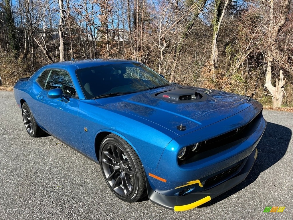 Frostbite 2023 Dodge Challenger R/T Scat Pack Shaker Exterior Photo #145565150
