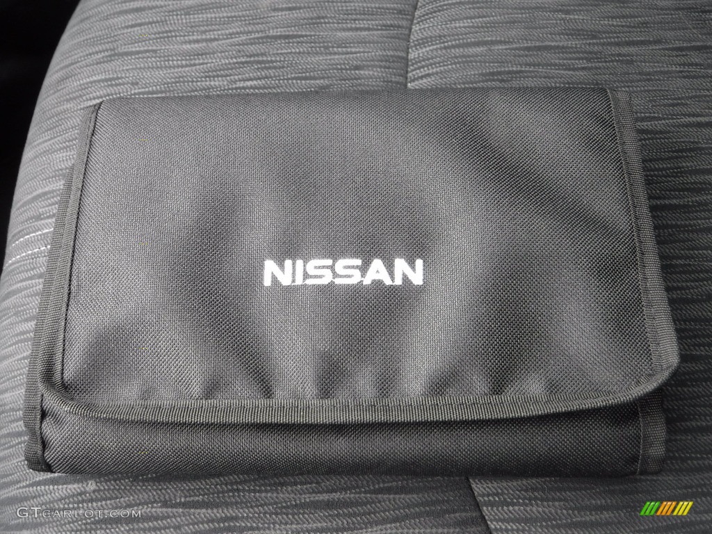 2014 Sentra SV - Super Black / Charcoal photo #24