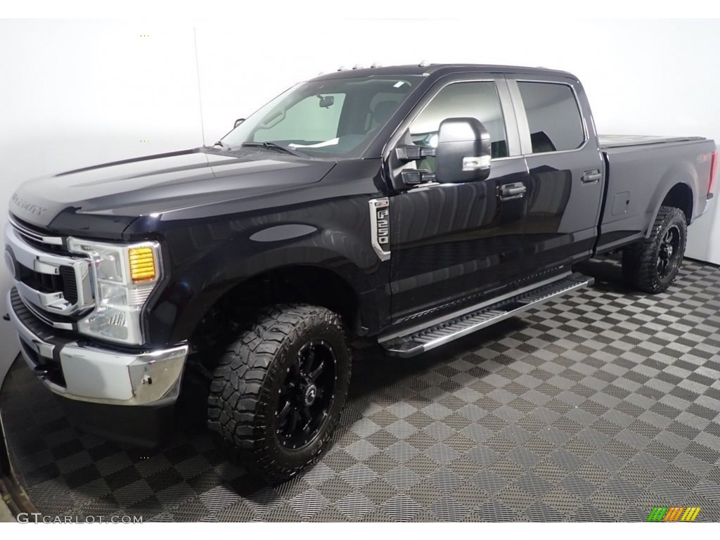 2020 F250 Super Duty XL Crew Cab 4x4 - Agate Black / Medium Earth Gray photo #9