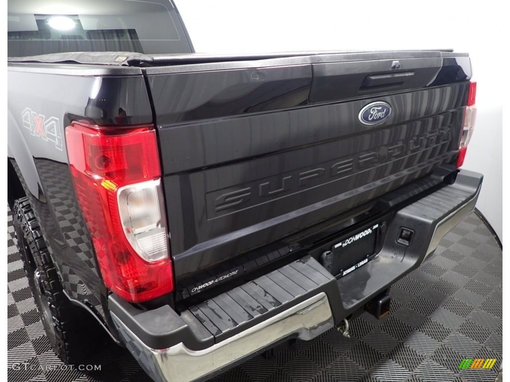 2020 F250 Super Duty XL Crew Cab 4x4 - Agate Black / Medium Earth Gray photo #12